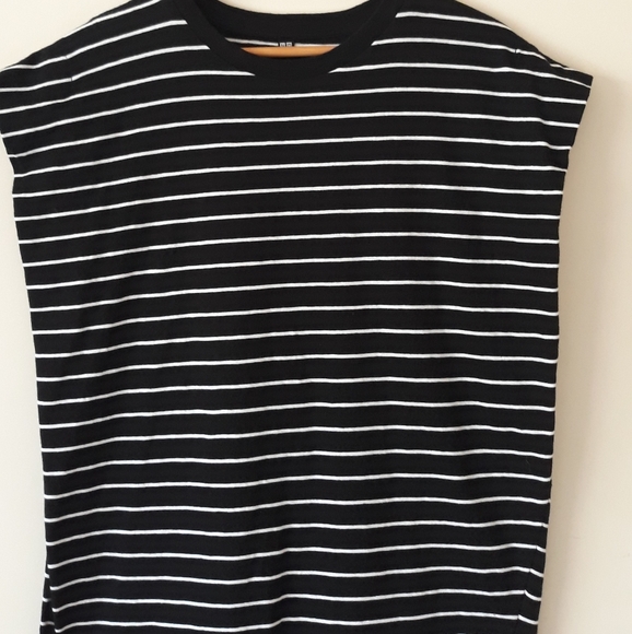 🍾🍾Host pick🍾🍾UNIQLO short sleeve tunic - Picture 2 of 9